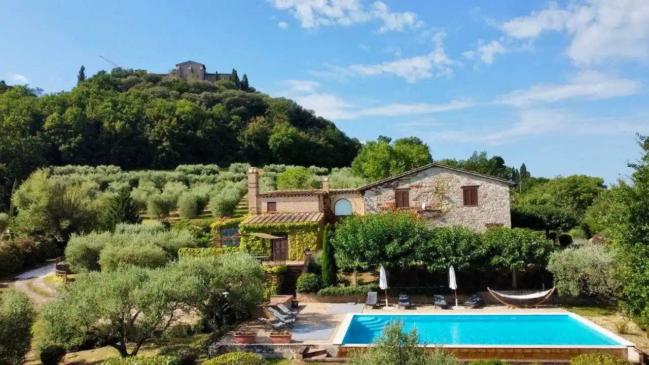 Rustico - Casale in vendita a Todi