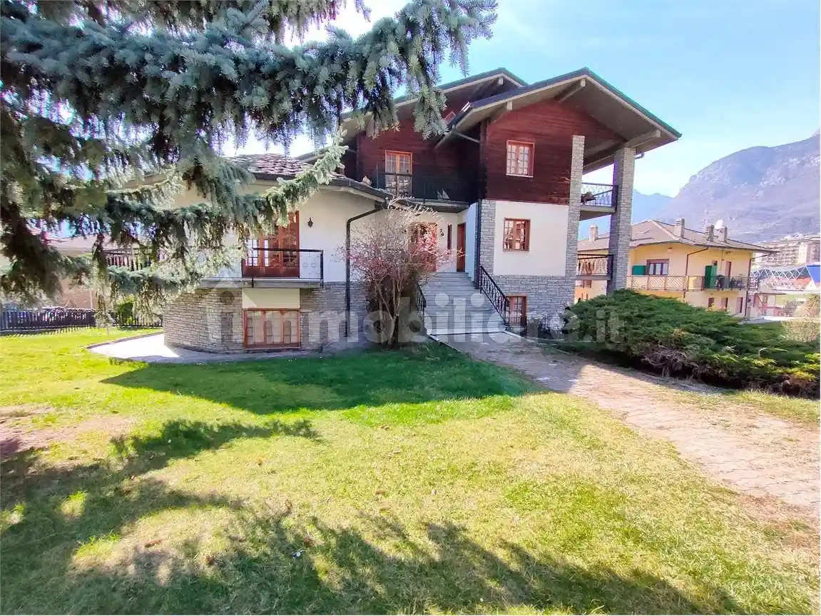 Villa in vendita a Saint-Vincent