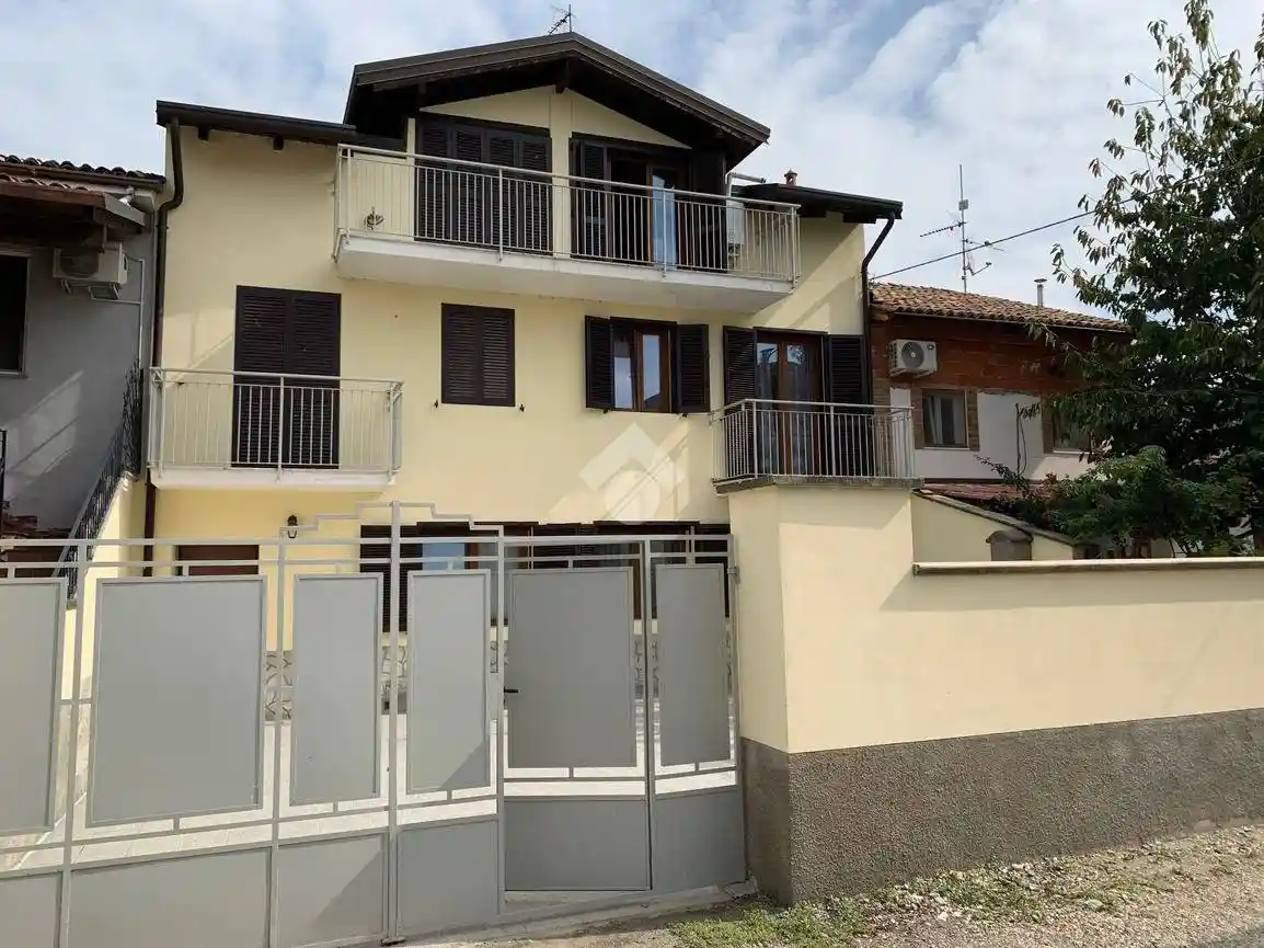 Terratetto plurifamiliare via San Gregorio 20, Ghiaie, Corana - foto 2