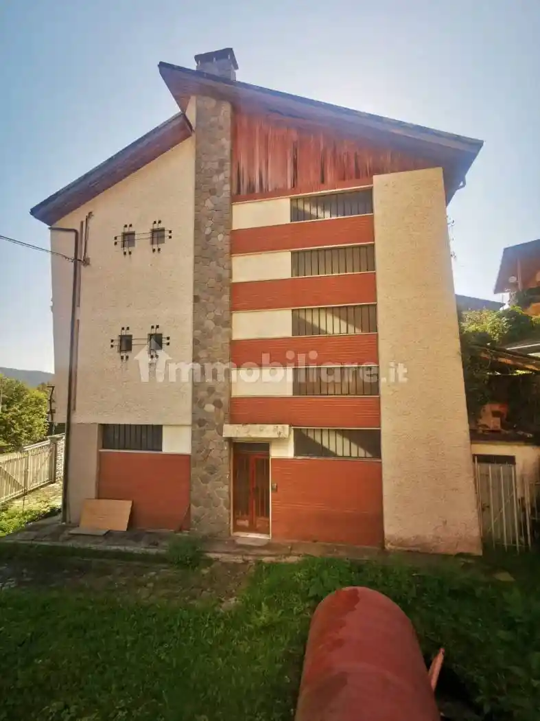 Villa in vendita a Traves