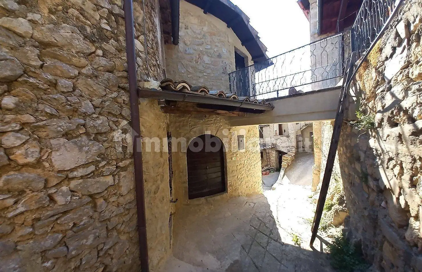 Casa indipendente in vendita a Spoleto