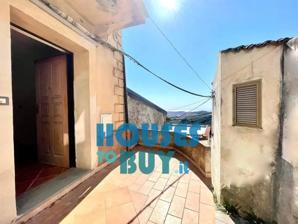 Appartamento in vendita a Carfizzi