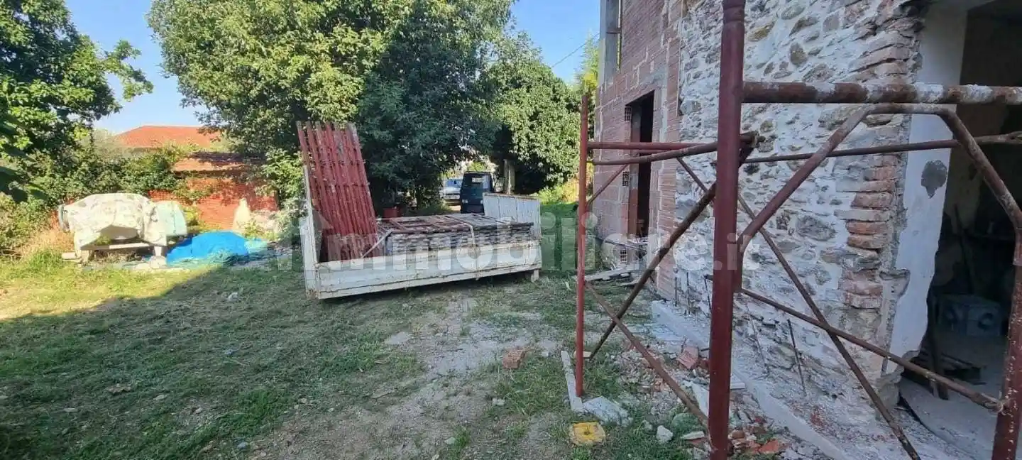 Casa indipendente in vendita a Montignoso