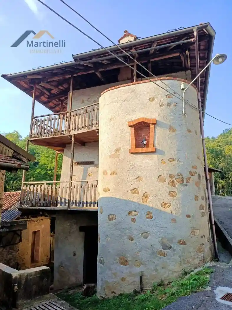 Casa indipendente in vendita a Borgosesia