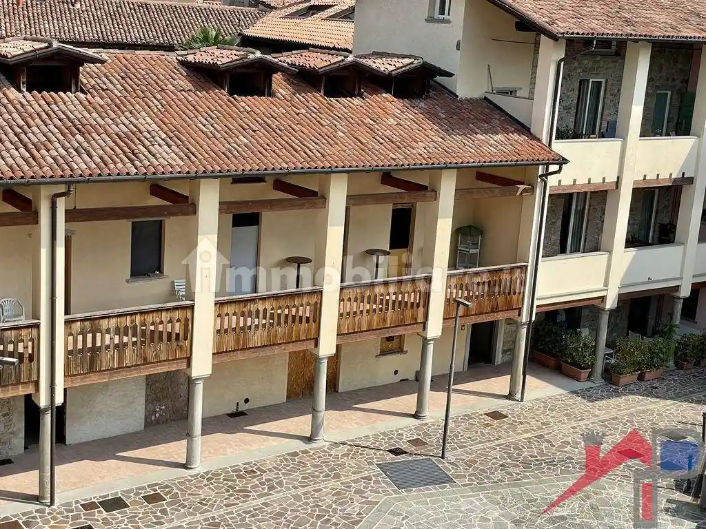 Appartamento in vendita a Caprino Bergamasco