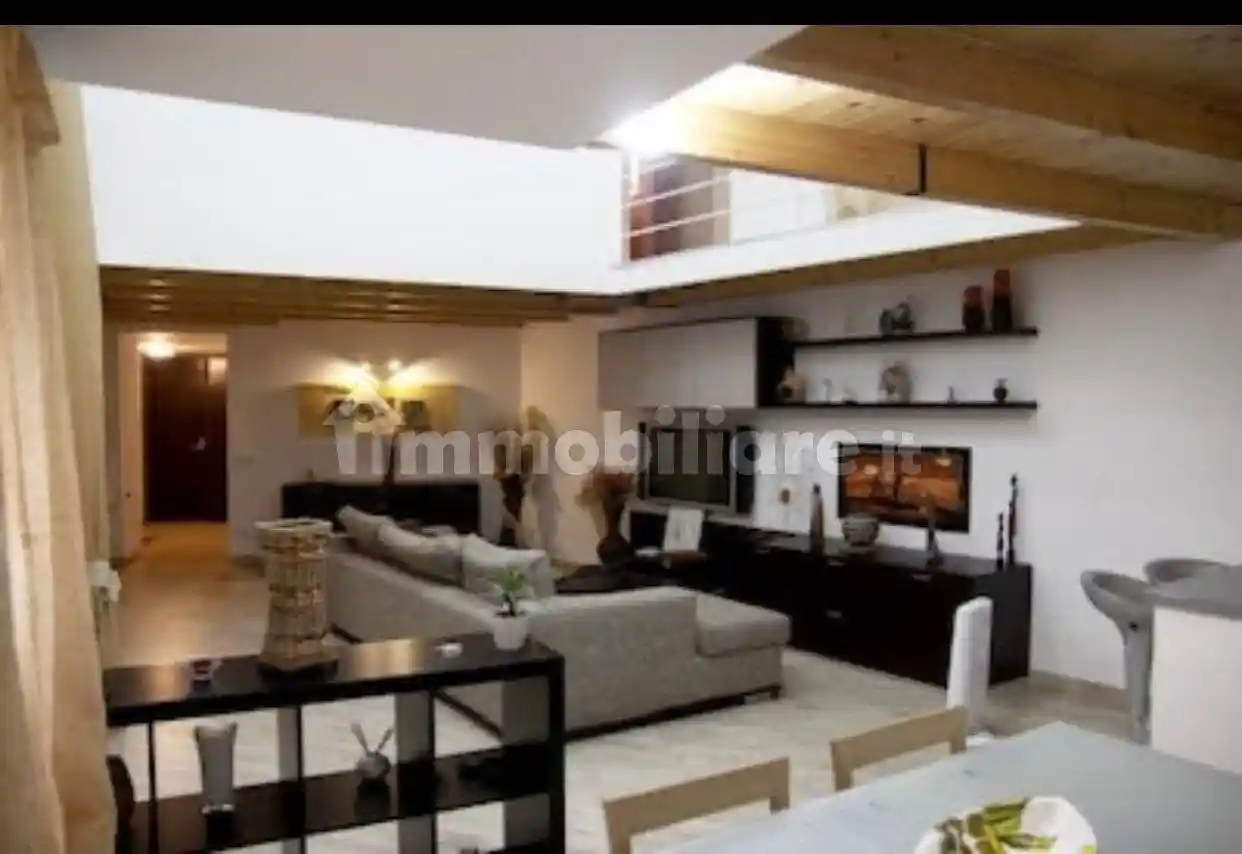 Appartamento in affitto a Napoli