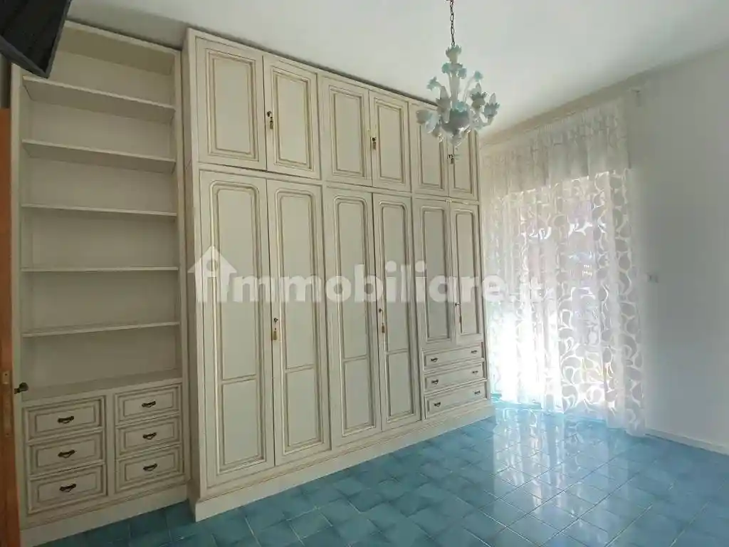 Palazzo - Edificio in Affitto - foto 5