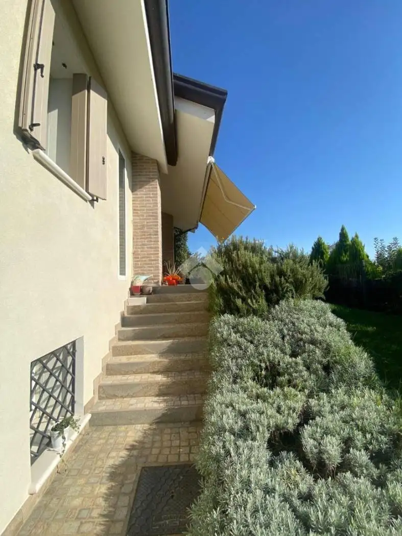 Villa unifamiliare via Brassalene, Due Carrare - foto 4