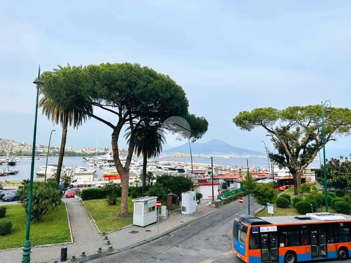 Appartamento in vendita a Napoli