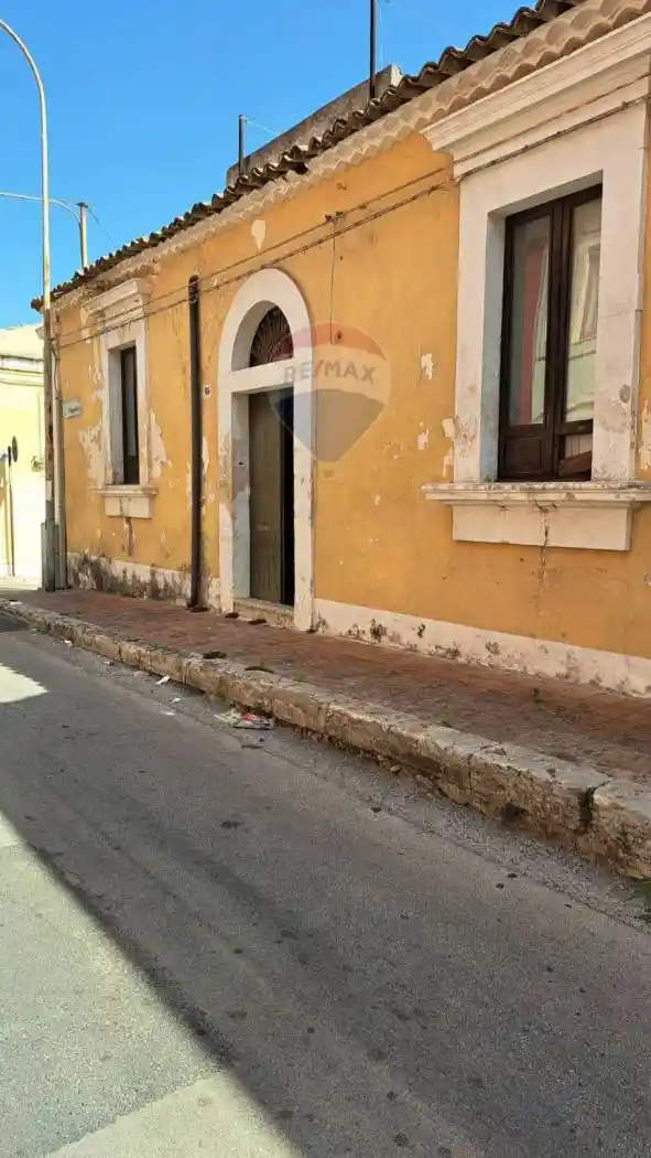 Casa indipendente in vendita a Canicattini Bagni