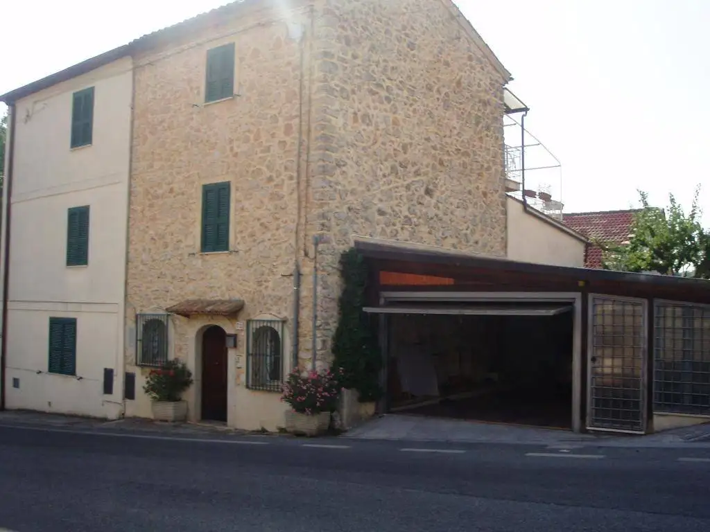 Casa indipendente in vendita a Collepardo