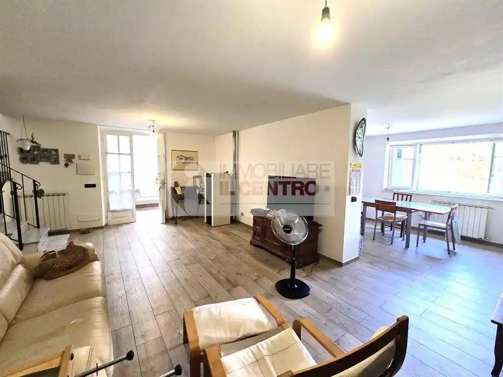 Casa indipendente in vendita a Sarzana