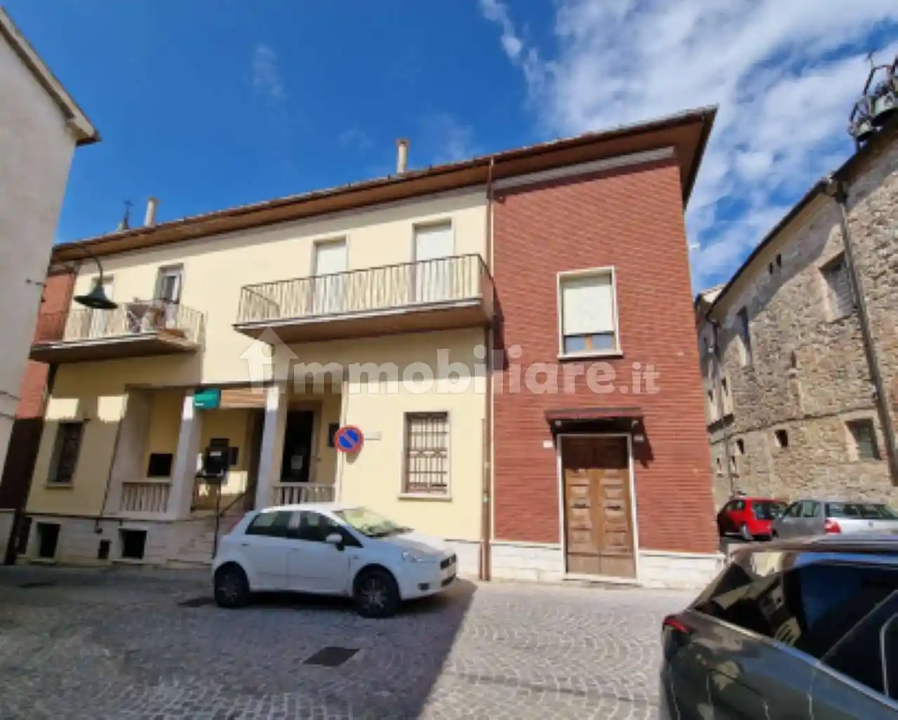 Palazzo - Edificio in vendita a Apiro