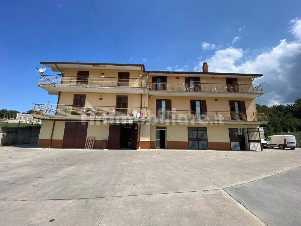 Palazzo - Edificio in vendita a Cesinali