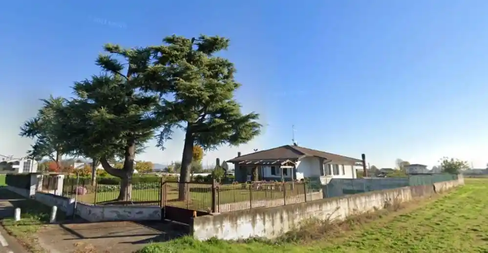 Casa indipendente in vendita a Villafranca di Verona