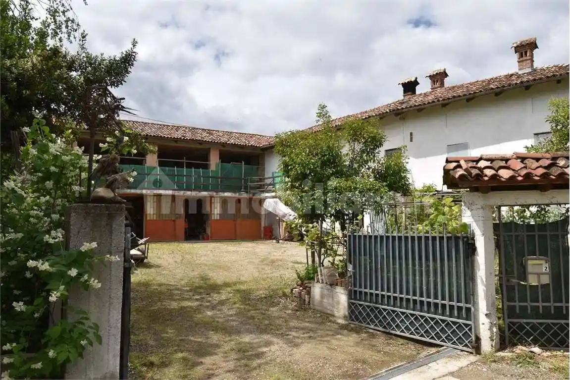 Rustico - Casale in vendita a Neive