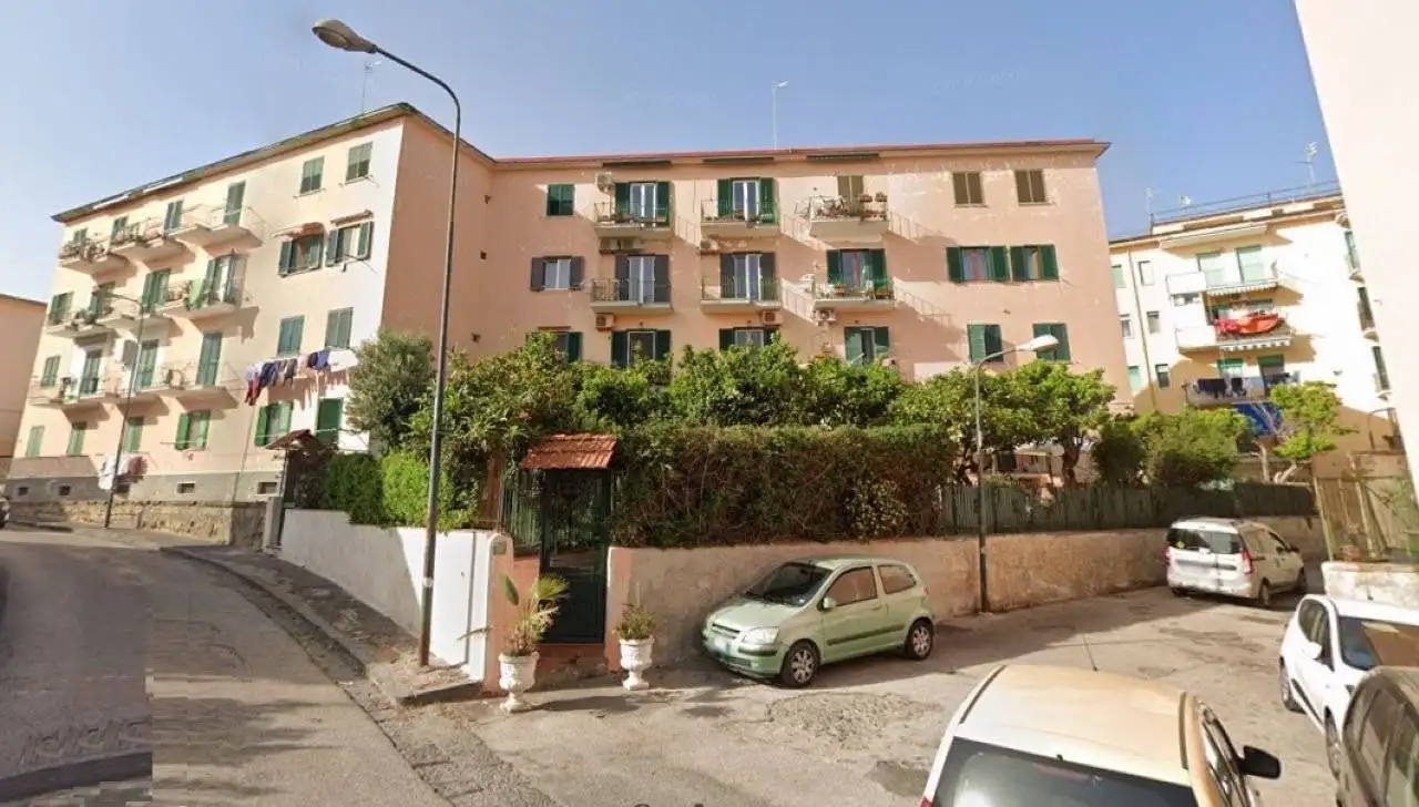 Appartamento in vendita a Napoli