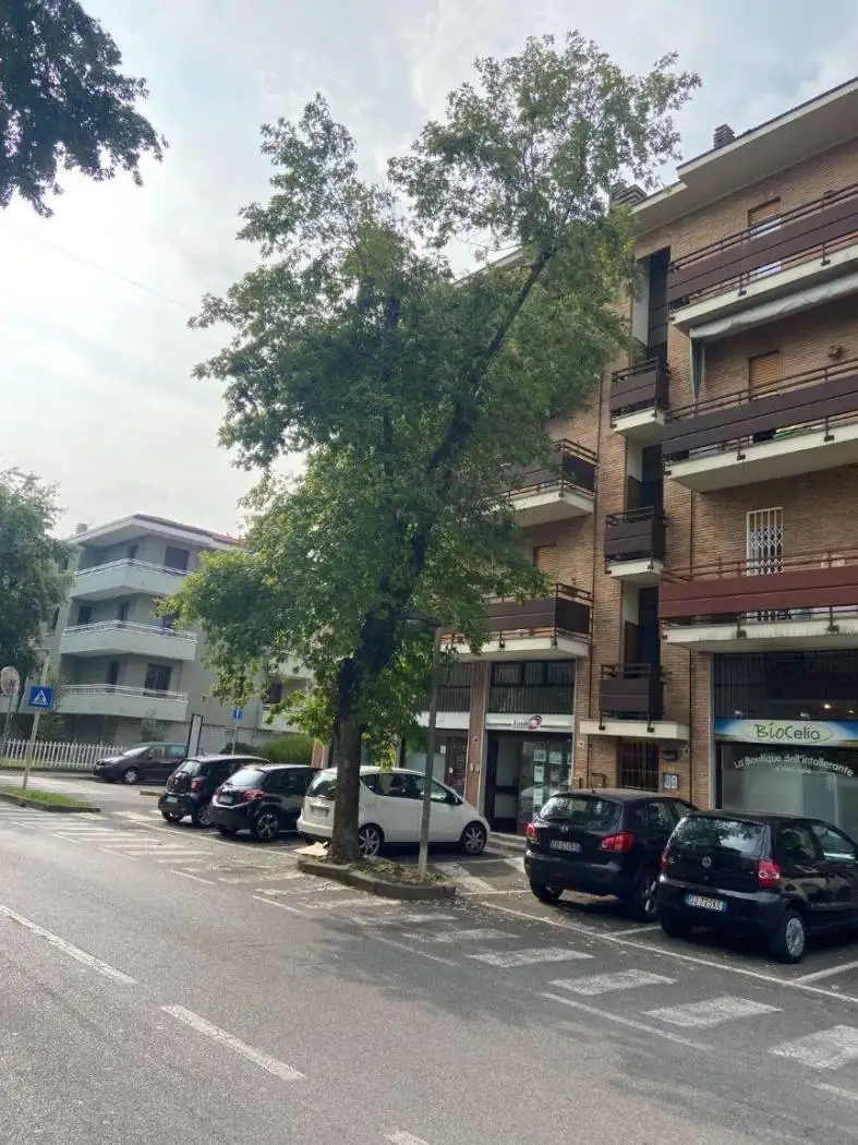 Trilocale via Carso 70, Centro, Arcore - foto 2