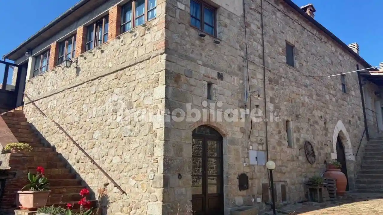 Appartamento in vendita a Roccastrada