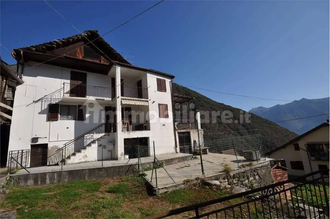 Casa indipendente in vendita a Montescheno