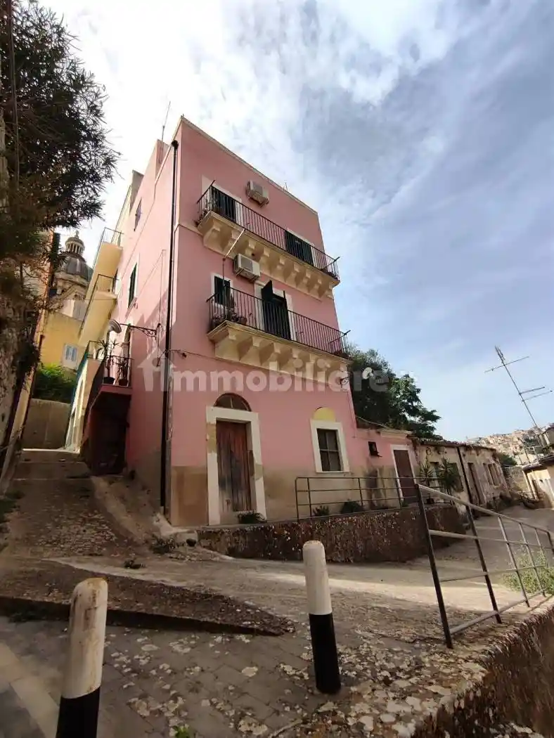 Casa indipendente in vendita a Ragusa