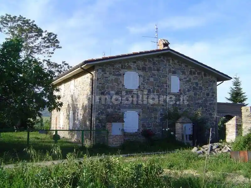 Rustico - Casale in vendita a San Severino Marche