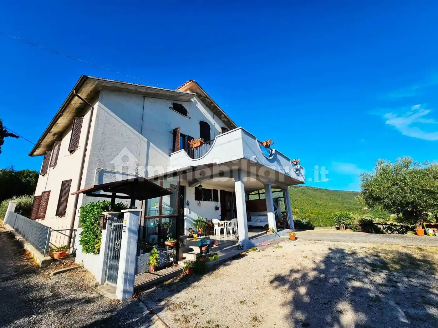 Casa indipendente in vendita a San Severino Marche