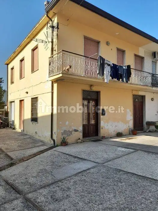Casa indipendente in vendita a Bucciano