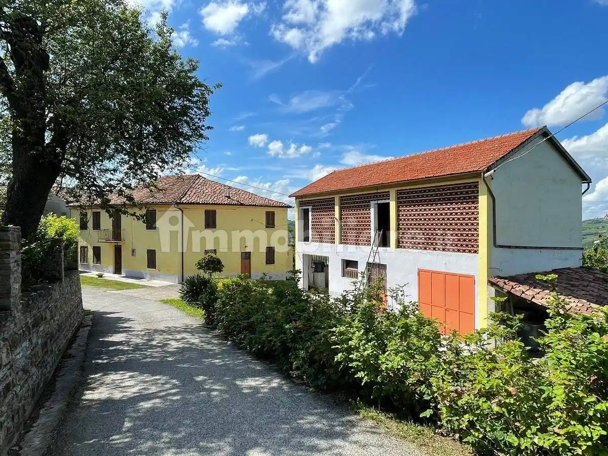 Rustico - Casale in vendita a Santo Stefano Belbo