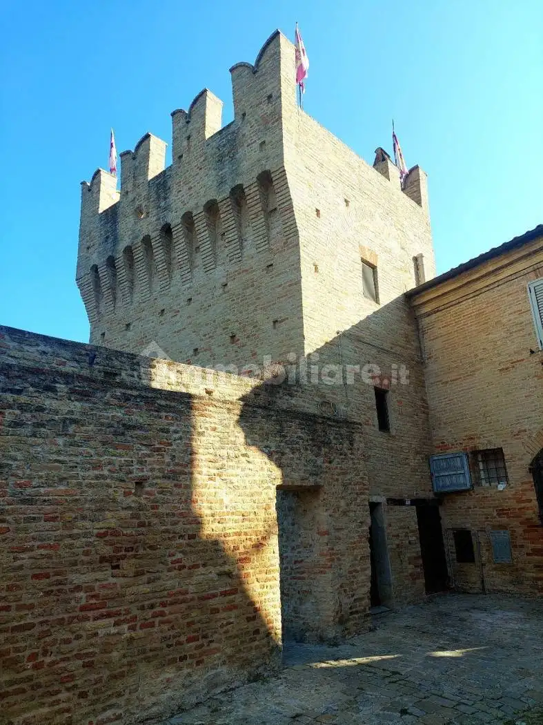 Palazzo - Edificio in affitto a Fermo