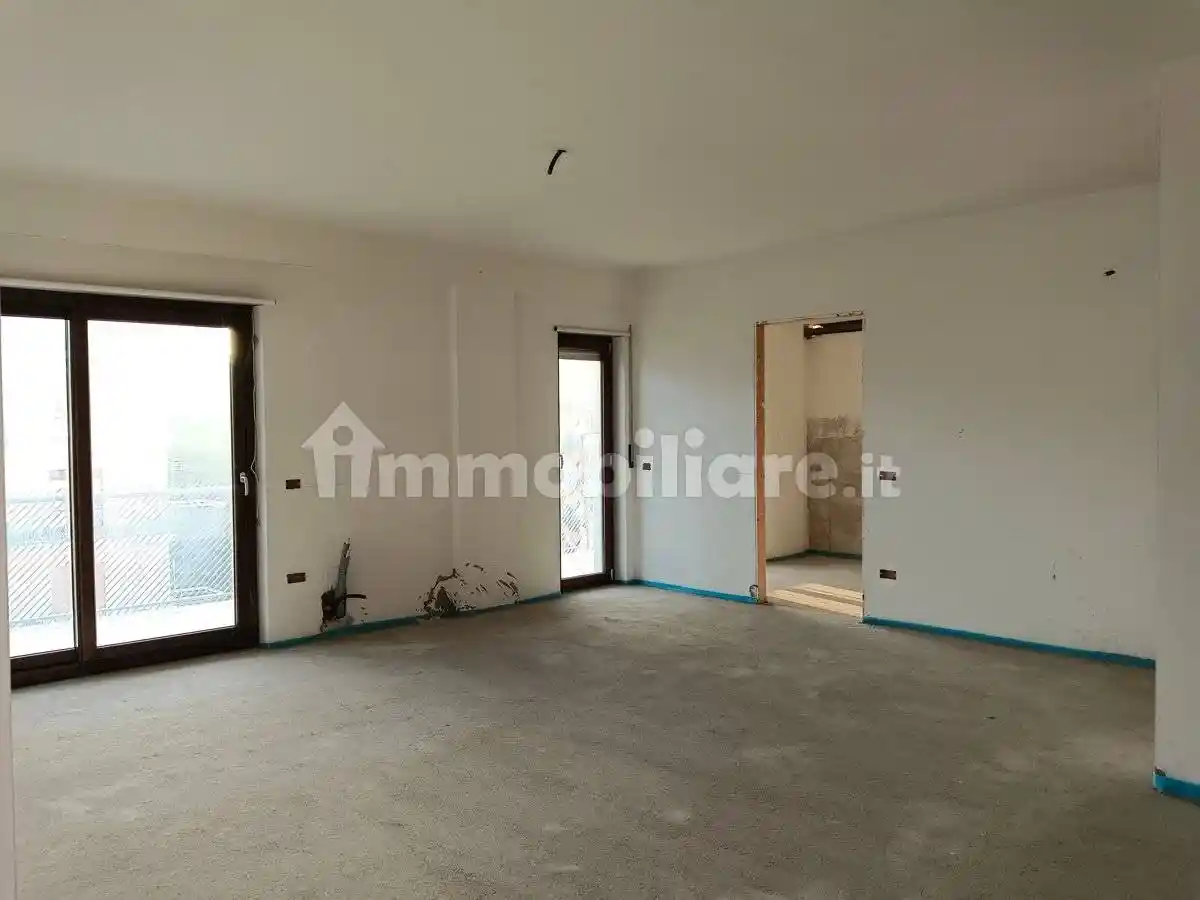 Quadrilocale via Crati, 72, Roges, Rende - foto 2