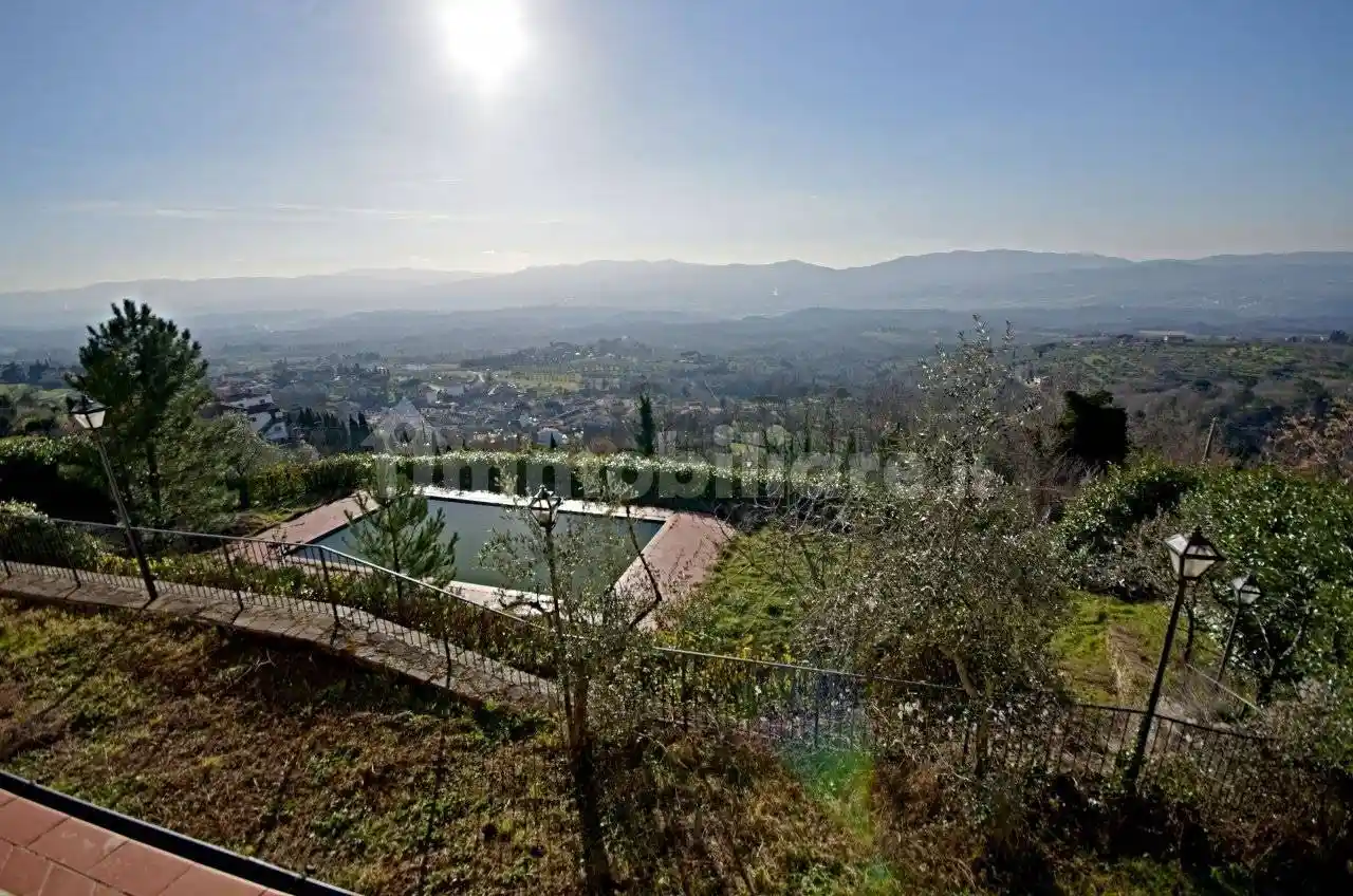 Rustico - Casale in vendita a Reggello