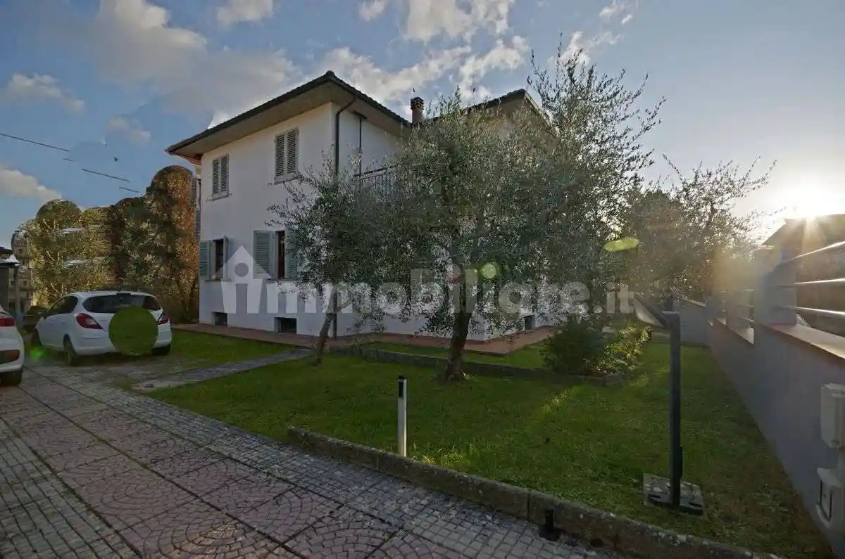 Villa in vendita a Castelfranco Piandisco