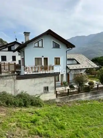 Villa in vendita a Castione Andevenno