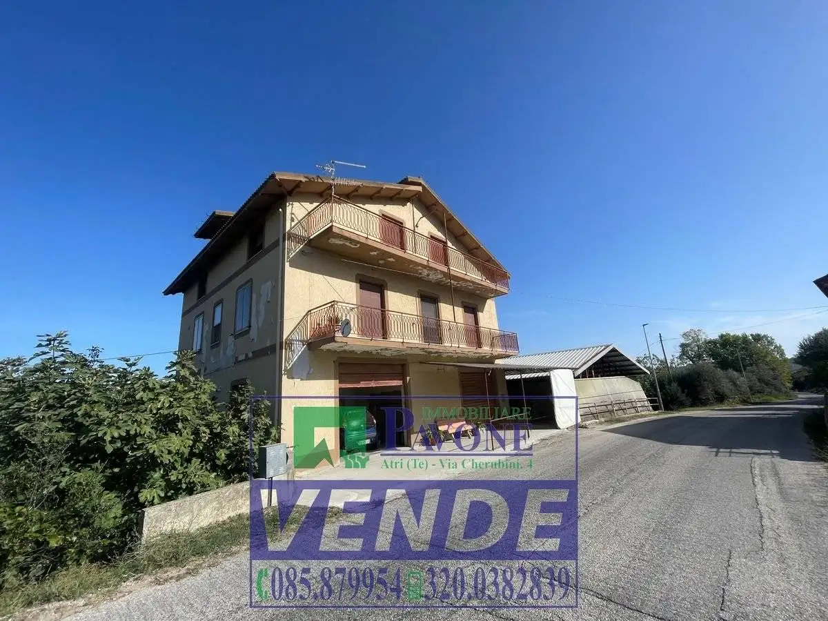 Rustico - Casale in vendita a Atri