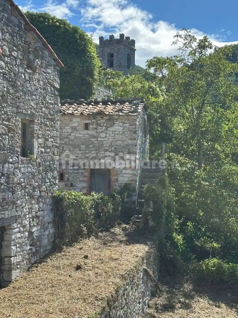 Rustico - Casale in vendita a Lucca