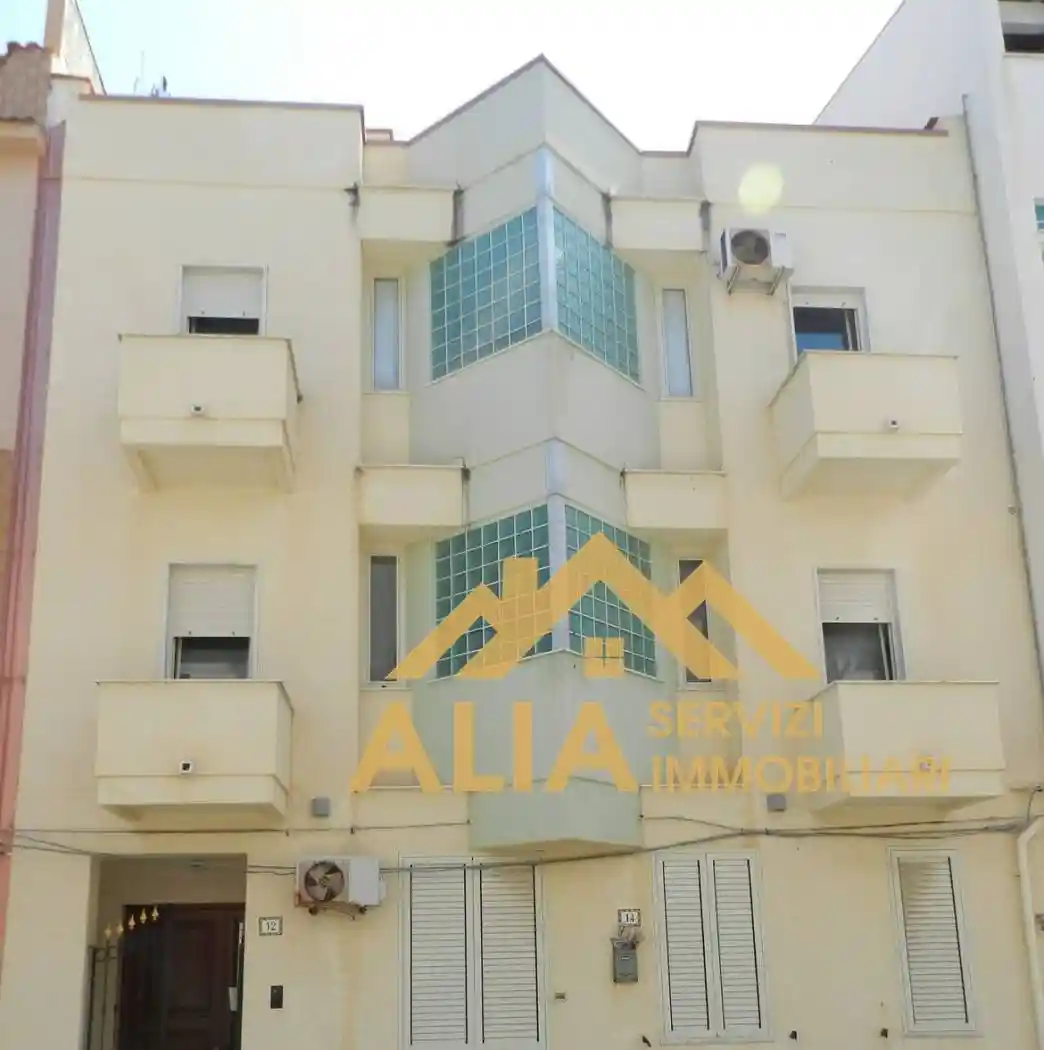 Palazzo - Edificio in vendita a Trappeto