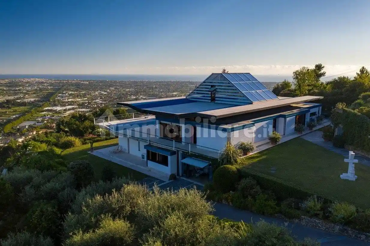 Villa in vendita a Camaiore