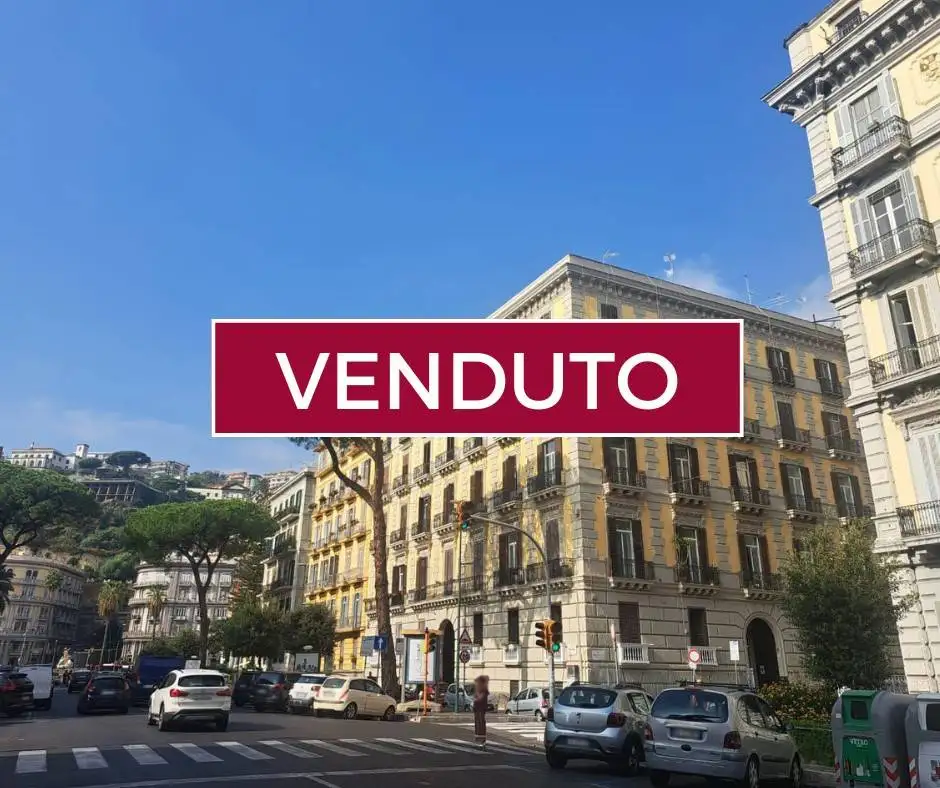 Appartamento in vendita a Napoli
