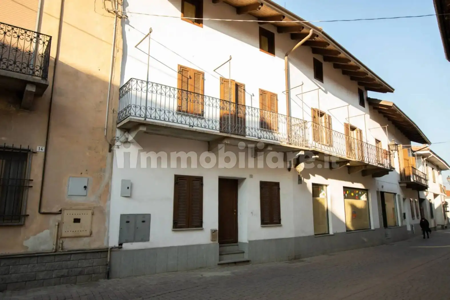 Casa indipendente in vendita a Alice Castello