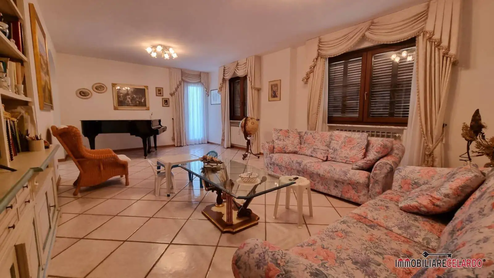 Villa in vendita a Colle di Val d'Elsa