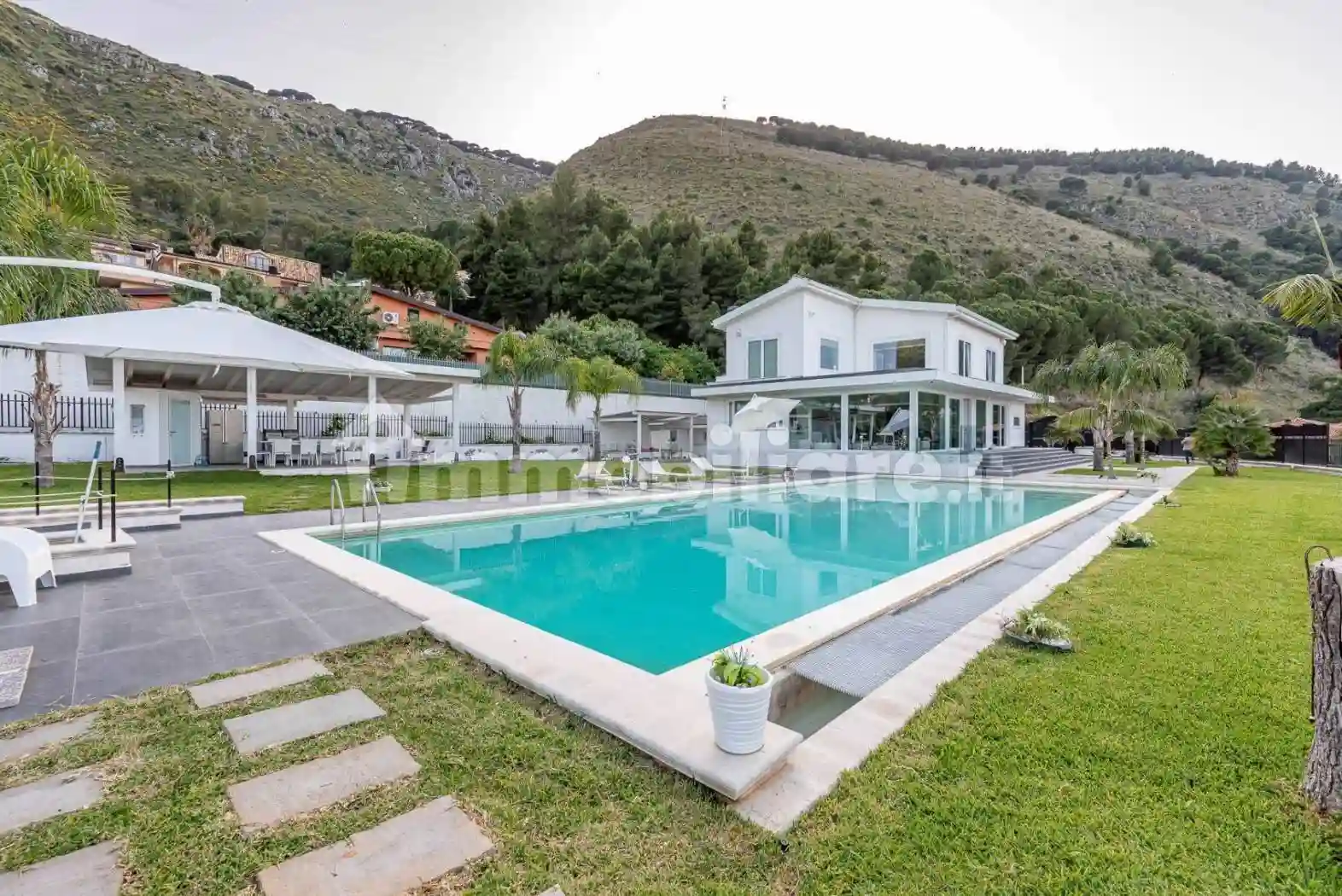 Villa - foto 3
