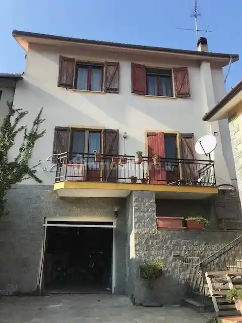 Casa indipendente in vendita a Serra Riccò
