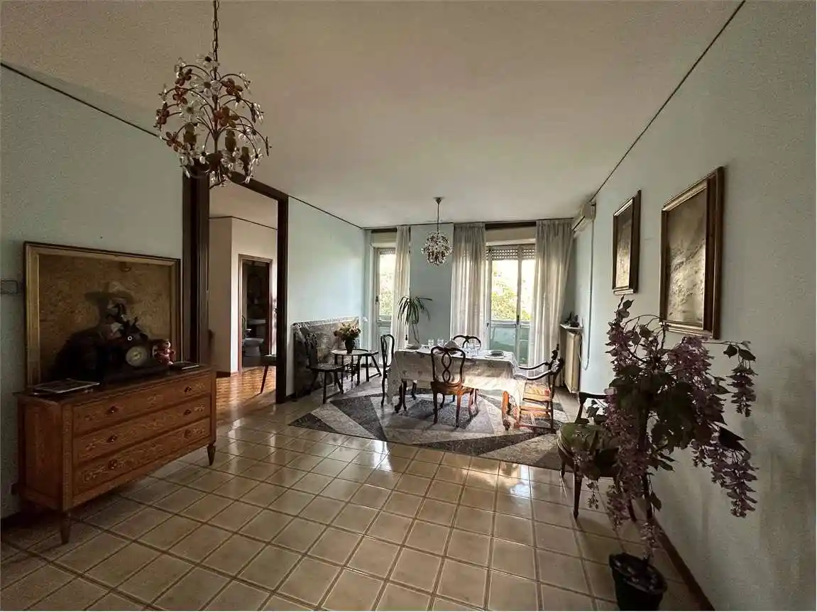 Appartamento in vendita a Modena