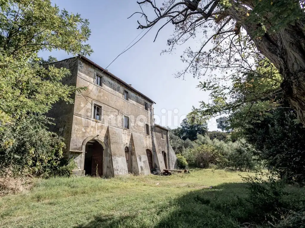 Rustico - Casale in vendita a Viterbo