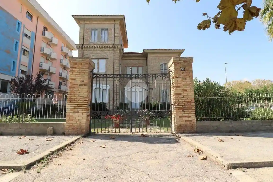 Villa unifamiliare Lungomare Zara 109, Centro, Giulianova - foto 3