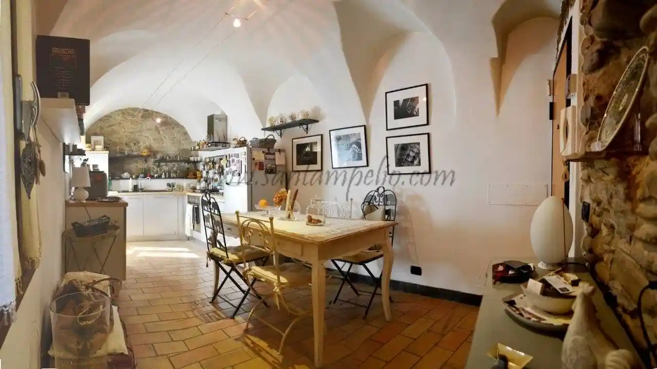 Appartamento in vendita a Dolceacqua