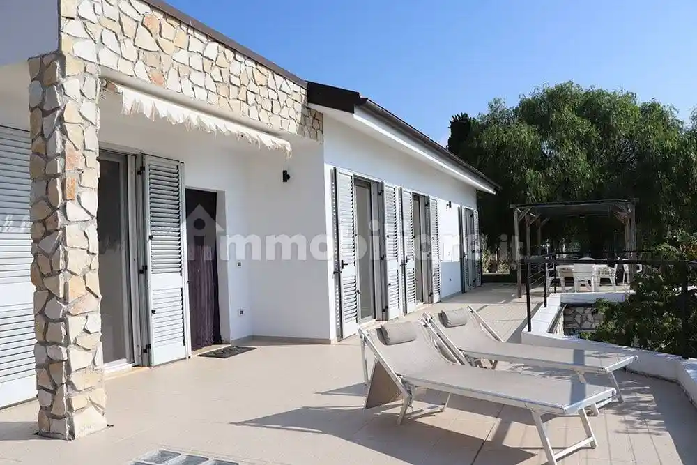 Villa in vendita a Bordighera