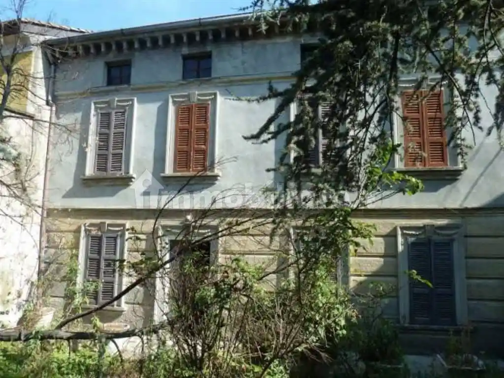 Palazzo - Edificio in vendita a Ziano Piacentino