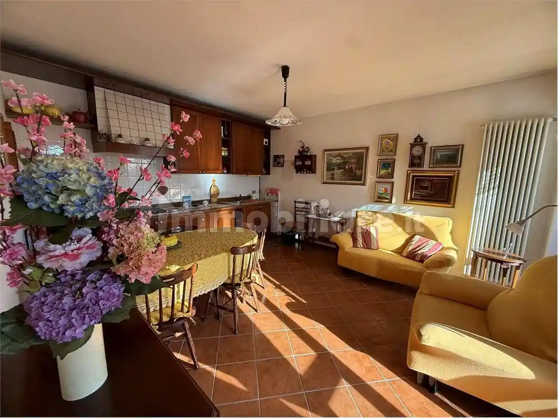 Appartamento in vendita a Nebbiuno